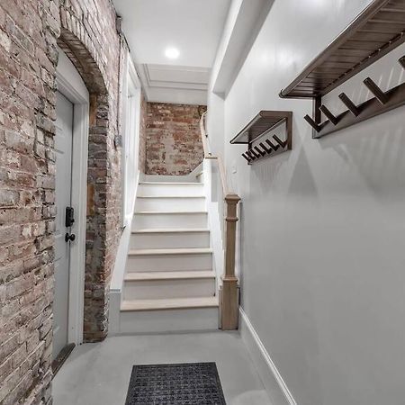 Carriage House Loft - King Bed And Garage Parking Appartement Buffalo Buitenkant foto