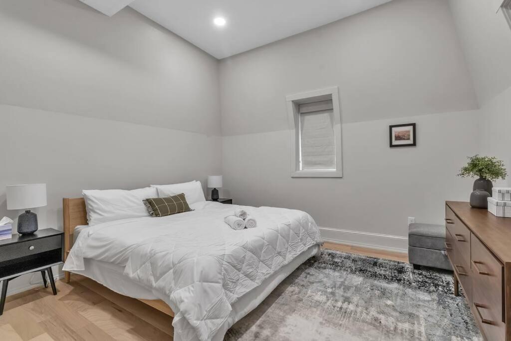 Carriage House Loft - King Bed And Garage Parking Appartement Buffalo Buitenkant foto